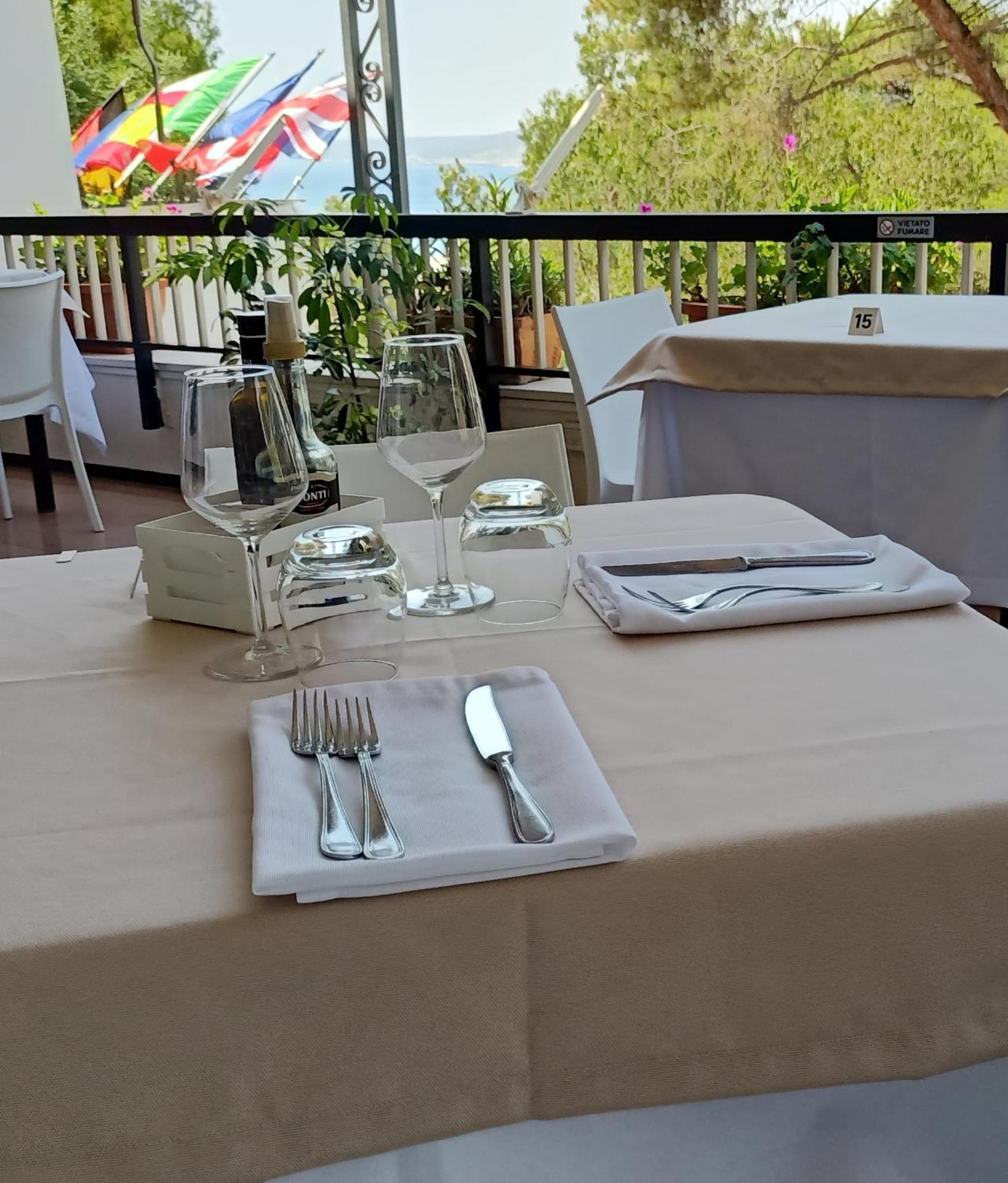 Hotel Degli Ulivi Castro  Exteriör bild